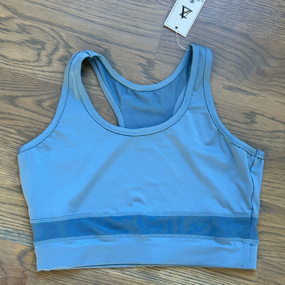 Sports bra NWT 🍁